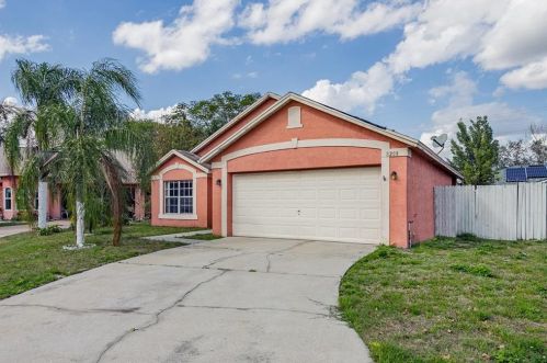 8209 Spring Breeze Ct, Orlando, FL 32829-8560