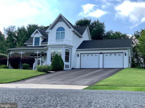 24 Windsor Way, Camp Hill, PA 17011-1750