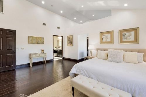 2340 Robinhood Pl, Orange CA  92867-1851 exterior