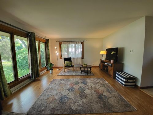 1203 Cherokee Dr, Waukesha, WI 53186-5343