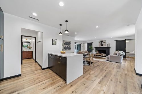 5230 El Cedral St, Long Beach CA  90815-3904 exterior