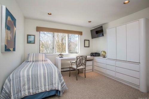 4 Elizabeth Ct, Briarcliff NY  10510-2528 exterior