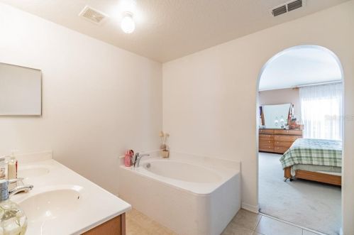 4082 Longworth Loop, Kissimmee FL 34744-9175 exterior