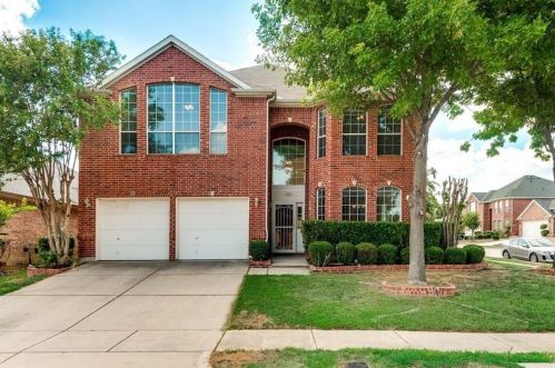 3015 Honey Locust Dr, Euless TX  76039-4136 exterior
