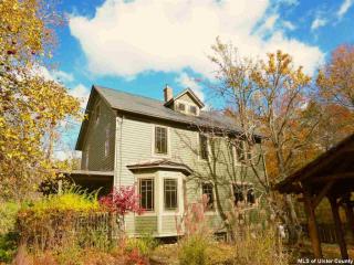 64 Lower Byrdcliffe Rd, Woodstock, NY 12498-1259