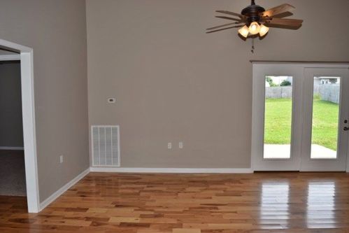 151 Daven Dr, Hopkinsville, KY 42240-4002