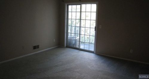 1190 Sycamore Ln, Mahwah NJ  07430-2366 exterior