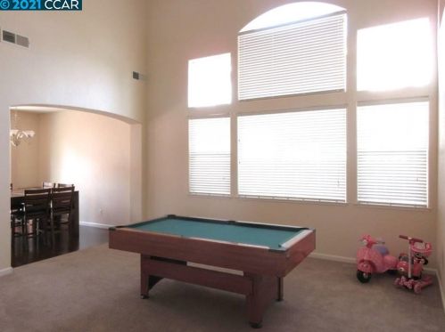 1337 Yosemite Cir, Oakley CA  94561-5205 exterior