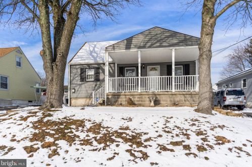 928 Hillside Ave, Boothwyn, PA 19061-3521