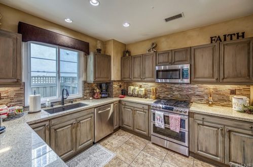 26907 Carmelita Dr, Santa Clarita, CA 91355-4974