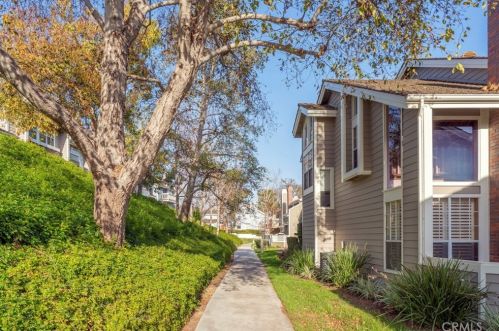650 Brocton Ct, Long Beach, CA 90803-7113