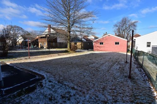 226 Marigold St, Whitaker PA  15120-2233 exterior