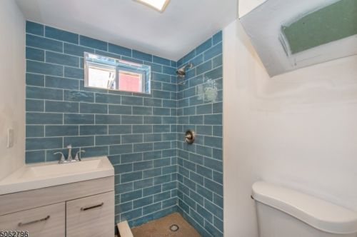 57 Van Pelt Pl, Little Falls NJ  07424-1087 exterior