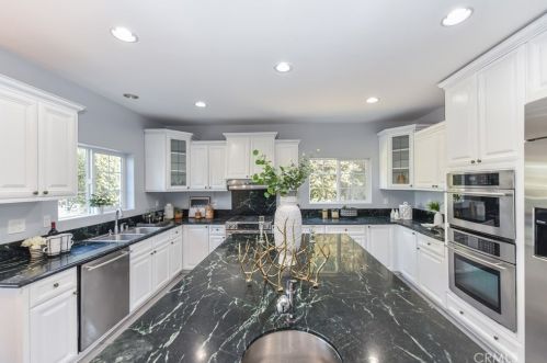 568 Avenida Esplendor, Walnut CA  91789-2684 exterior