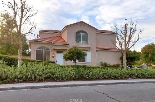 27803 Crown Court Cir, Santa Clarita, CA 91354-1412