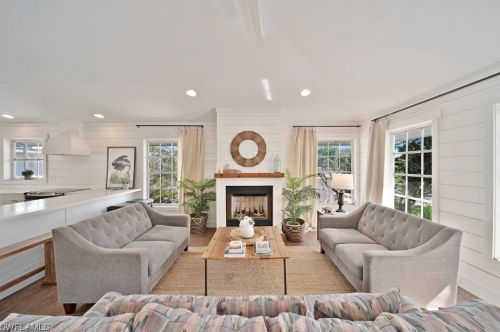 220 Palm Lk Dr, Sanibel FL 33957-5601 exterior