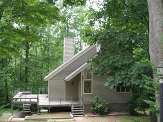 235 Lakeview Dr, Kernersville, NC 27284-9483