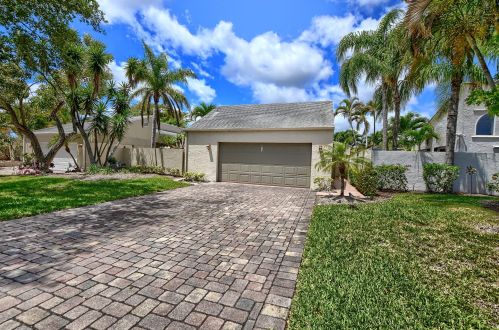 910 22nd Ave, Delray Beach, FL 33445-2634