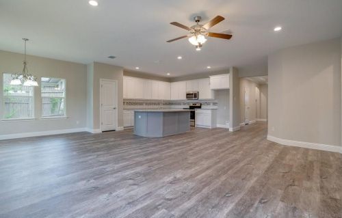 5604 Wainwright Dr, Fort Worth, TX 76112-7660