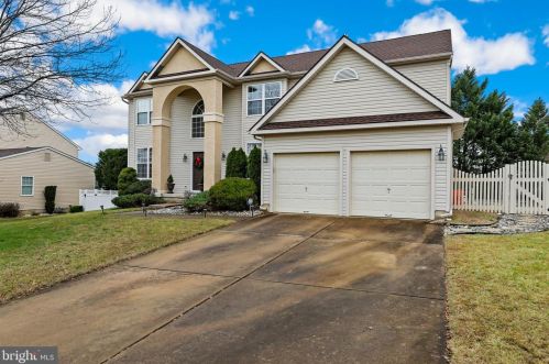 111 Patriots Rdg, West Deptford, NJ 08096-6827