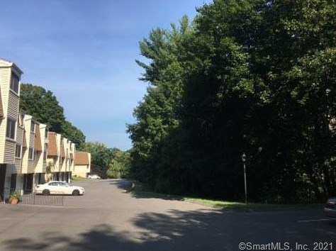 101 Chestnut St, Bethel CT  06801-2660 exterior