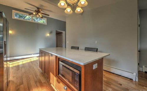 582 Milford Point Rd, Milford CT  06460-5429 exterior