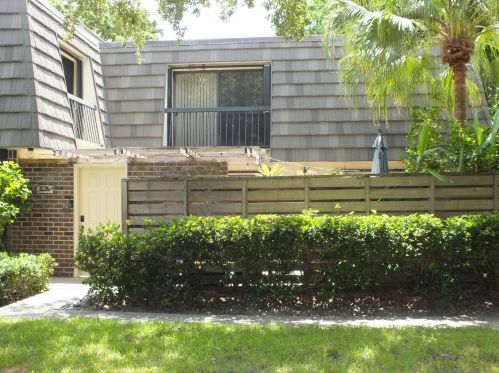 525 5th Ter, West Palm Beach, FL 33418-3668