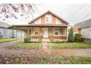 216 11th St, Mcminnville, OR 97128-4828