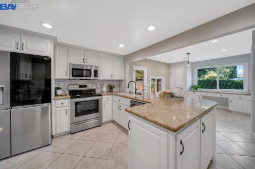829 Katrina St, Livermore CA  94550-2392 exterior