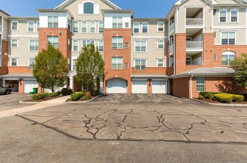 331 Regency Dr, Fishkill, NY 12524-4937