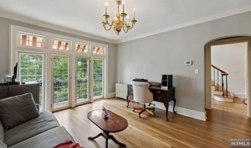 85 Undercliff Rd, Montclair NJ  07042-1616 exterior