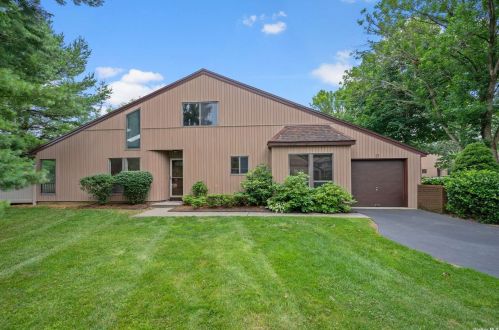 57 Timber Ridge Dr, Holbrook, NY 11741-4143