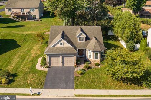 25 Summerlyn Dr, Ephrata PA  17522-9331 exterior