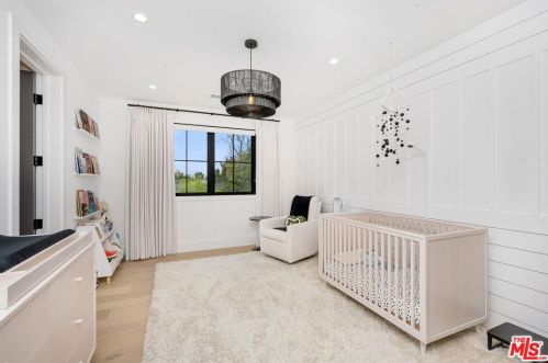 4910 Texhoma Ave, Van Nuys CA  91316-3740 exterior