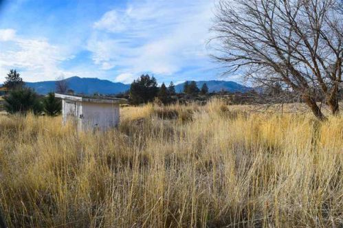 1430 Rocky Gulch Rd, Yreka, CA 96097-9430