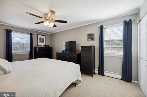 609 Crestwyck Dr, Norristown PA 19406-1574 exterior