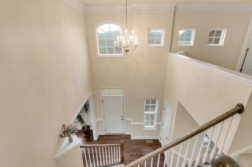 143 Sweetwater Dr, Sewickley, PA 15143-8975