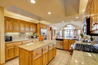 19205 Edmonton Dr, Brookfield, WI 53045-3808