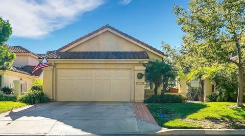 2220 Vista Valley Ln, Vista, CA 92084-2226