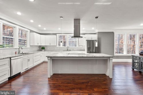 9085 Bristow Woods Ct, Nokesville VA  20181 exterior