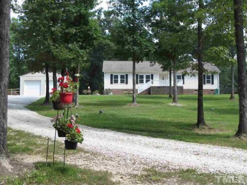 302 Thames Ave, Lillington, NC 27546-6744
