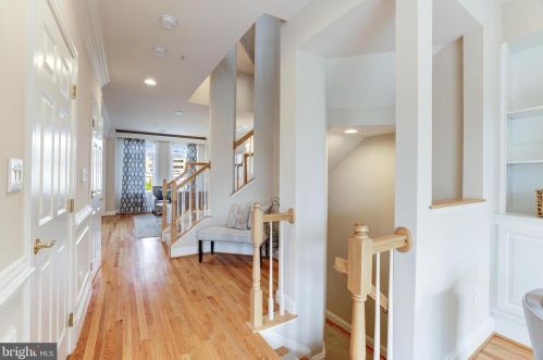 12158 Chancery Sta Cir, Herndon VA 20190-5803 exterior