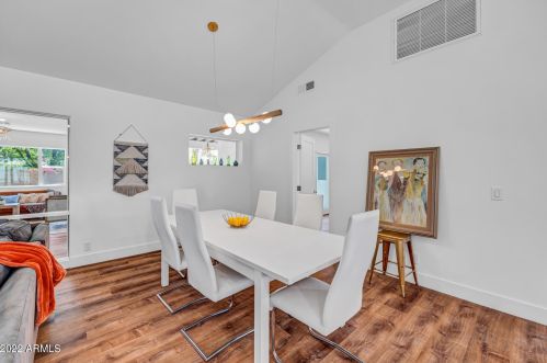 1111 Bethany Home Rd, Phoenix AZ  85014-2229 exterior