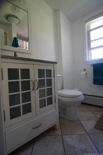 31 Willard Rd, Manchester CT  06042-3352 exterior