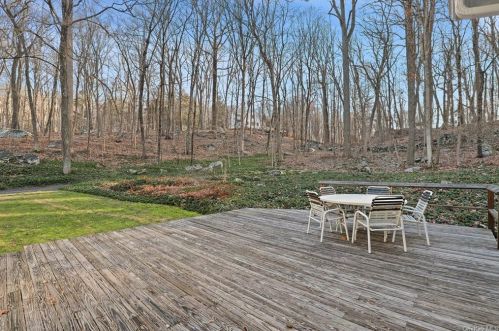 145 Oliver Rd, Bedford, NY 10506-1542