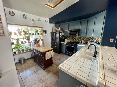 8423 Northshore Dr, Bakersfield CA  93312-4988 exterior