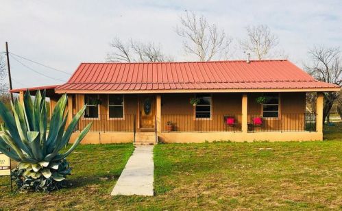 906 Spring St, Brackettville, TX