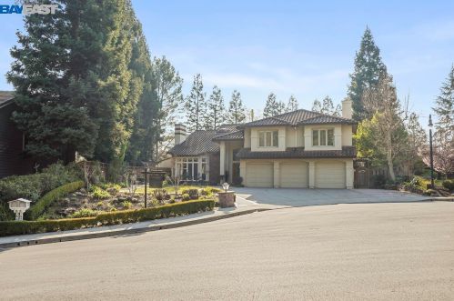 470 Edinburgh Cir, Danville, CA 94526-2900