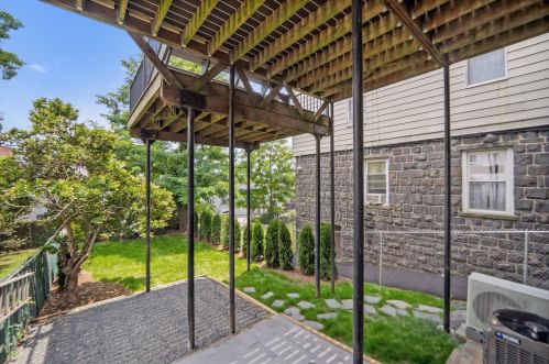 81 Edgewater Pl, Edgewater NJ  07020-1205 exterior