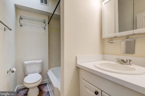 109 7 St, Washington DC  20003-1212 exterior